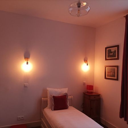 Le Relais Des Roses- Chambres D'Hotes Vatan 外观 照片