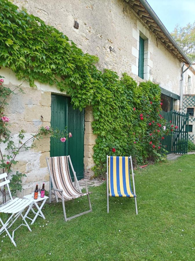 Le Relais Des Roses- Chambres D'Hotes Vatan 外观 照片