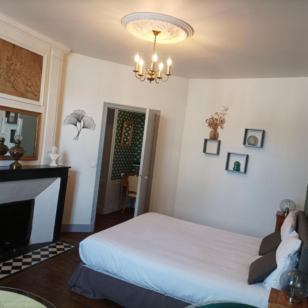 Le Relais Des Roses- Chambres D'Hotes Vatan 外观 照片
