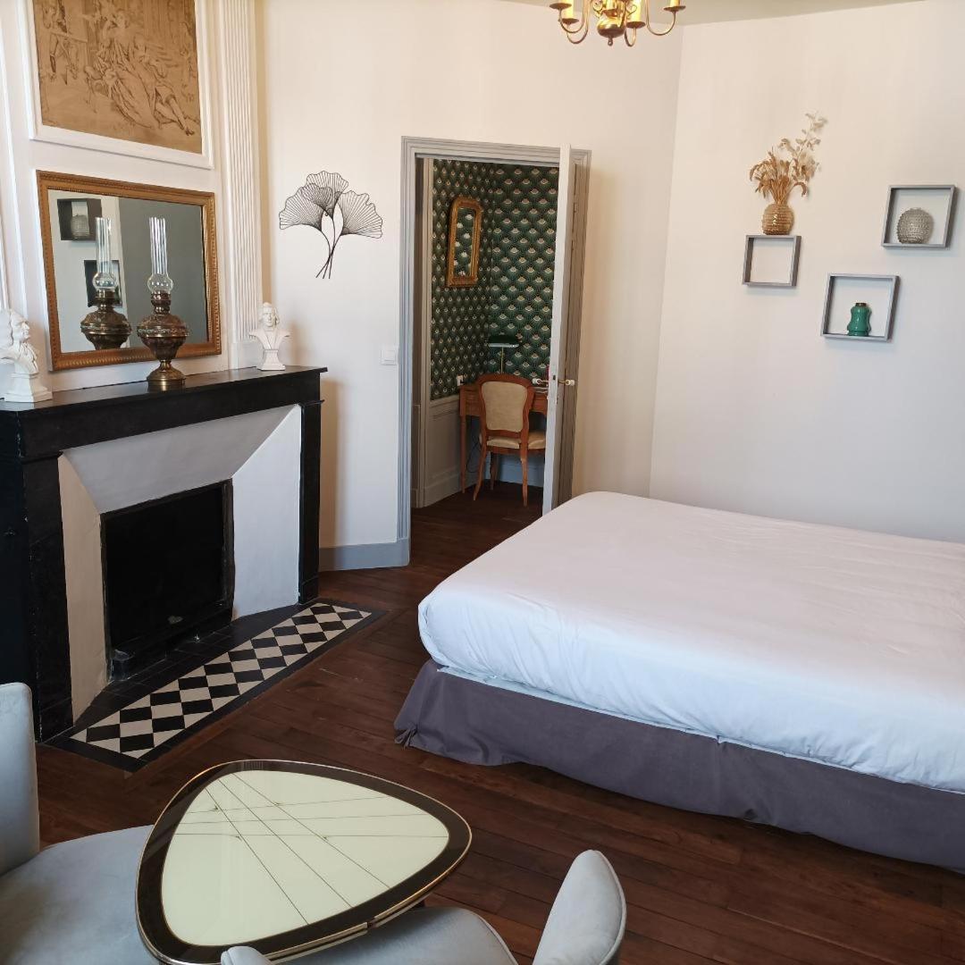 Le Relais Des Roses- Chambres D'Hotes Vatan 外观 照片